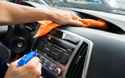 Limpia y saca brillo a los acabados en plástico de tu auto